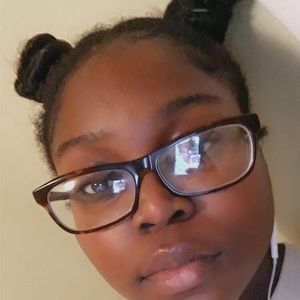 Meet your Posher, Denesha